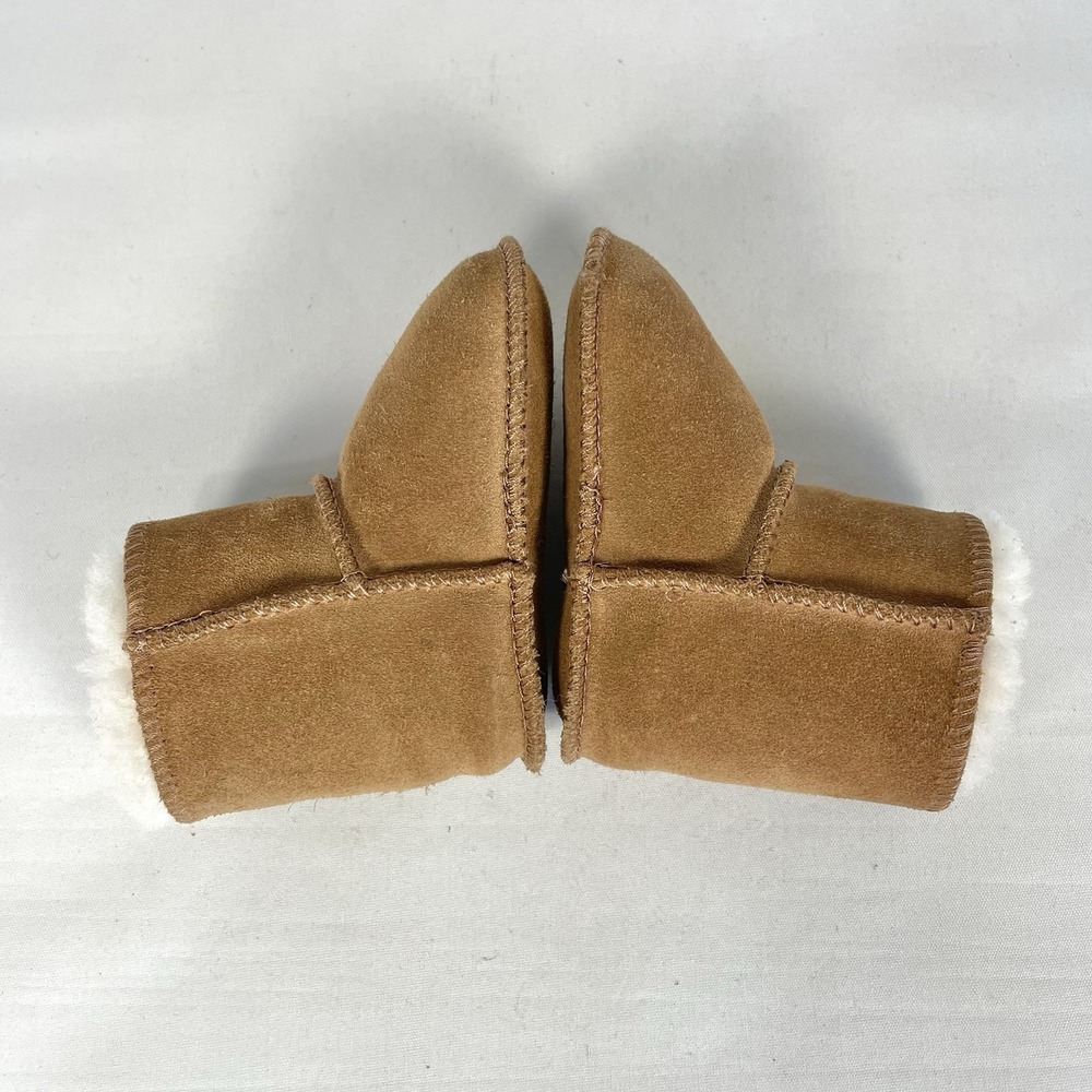 UGG Erin 5202 Baby Booties Tan Suede Sheepskin Size S 0-3 Months - Picture 6 of 8